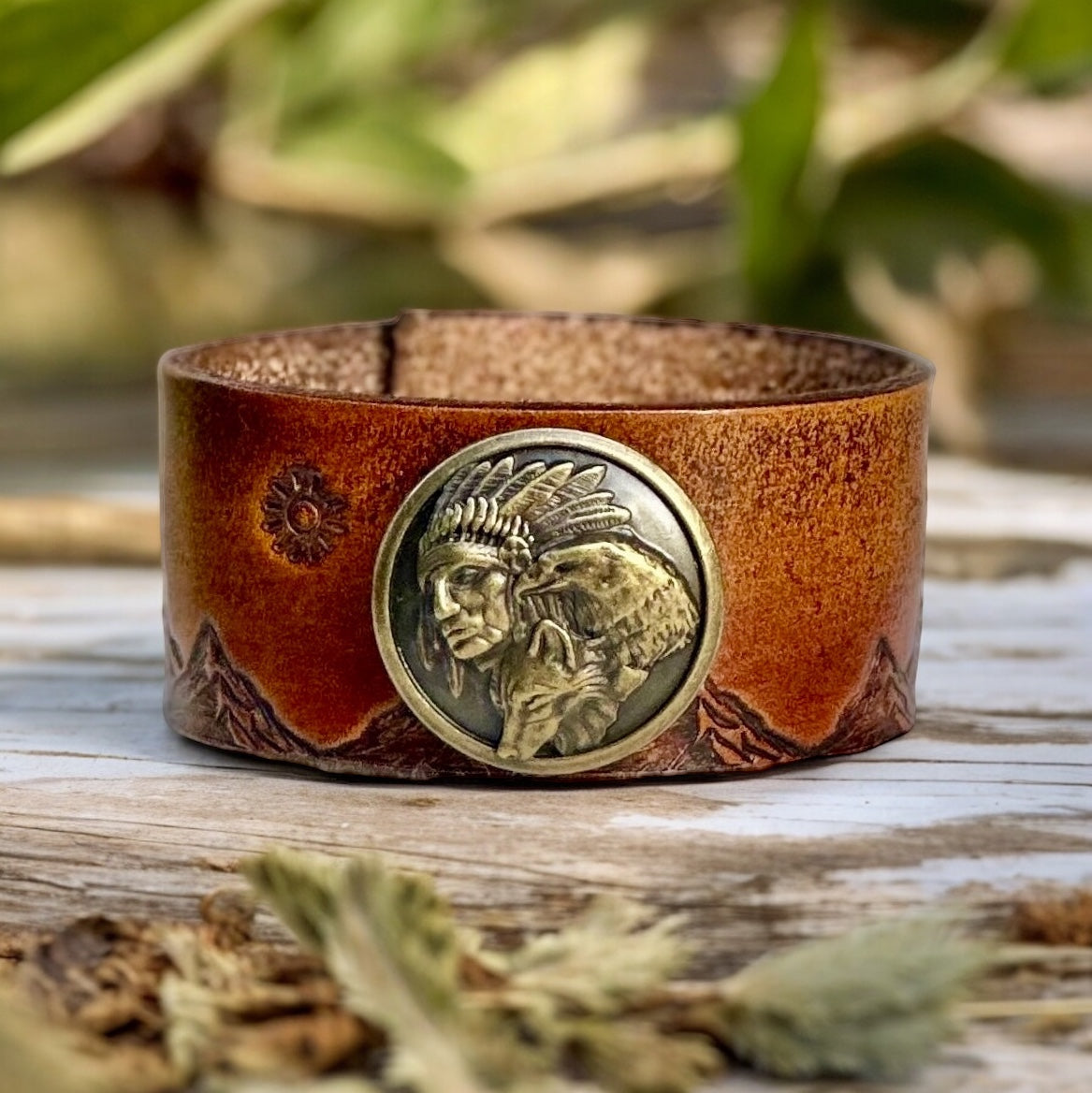EAGLE SPIRIT CUFF