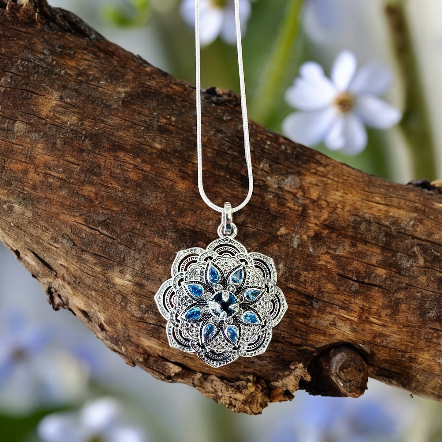LOTUS PENDANT