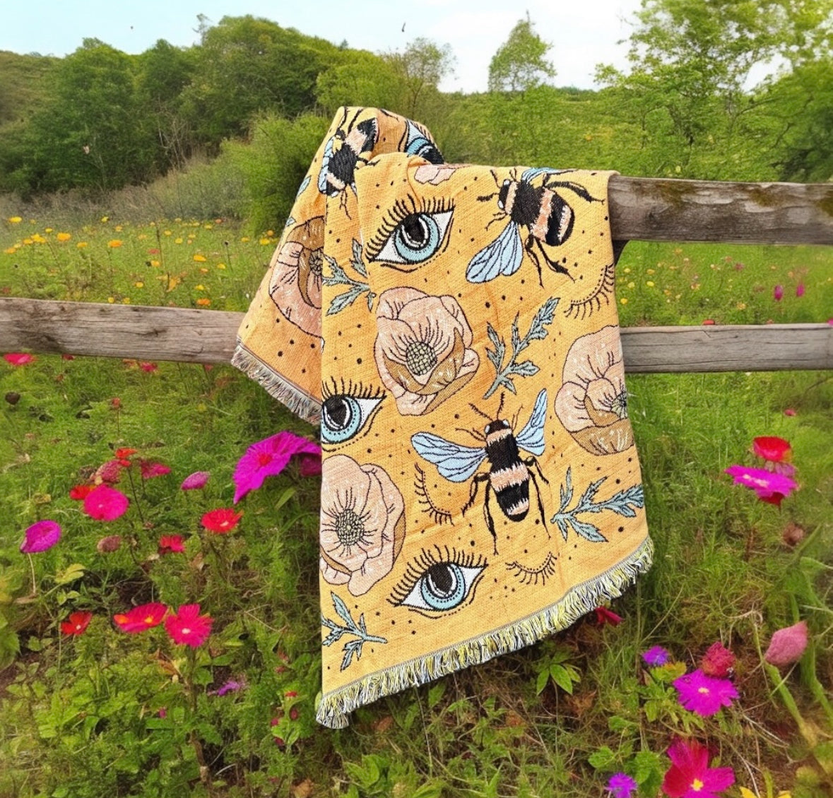 BEE BLANKET WRAP